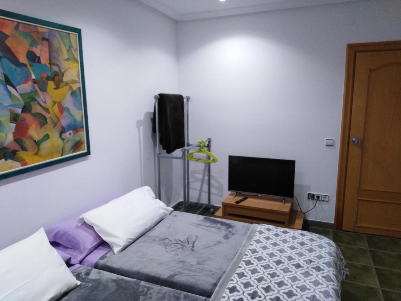 سانت بوي ديل يوبريغات Private Rooms - Airport المظهر الخارجي الصورة