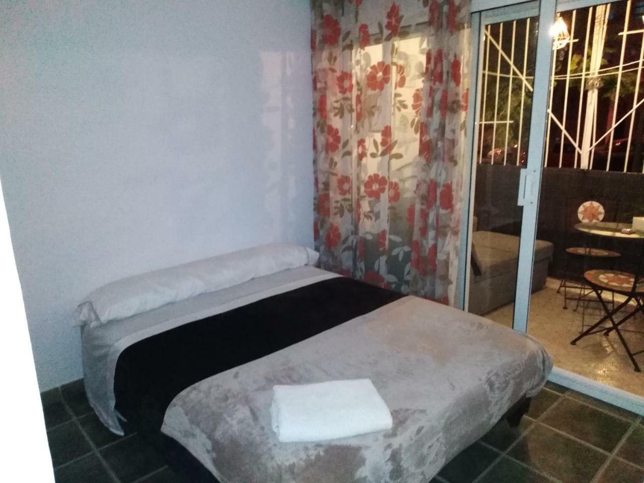سانت بوي ديل يوبريغات Private Rooms - Airport المظهر الخارجي الصورة